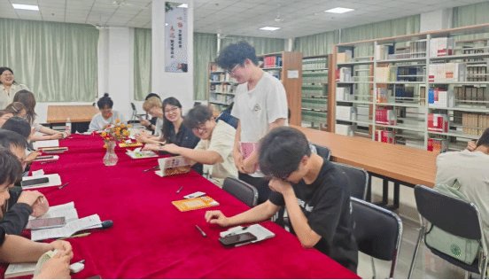 由校图书馆与健康医真人百家家乐app