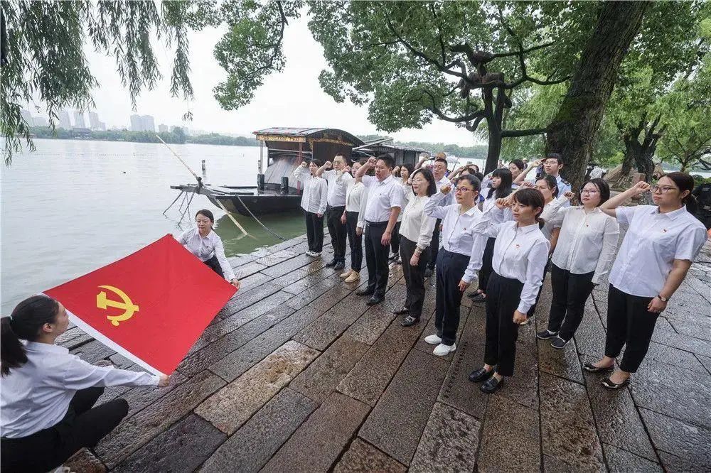 勇毅前行